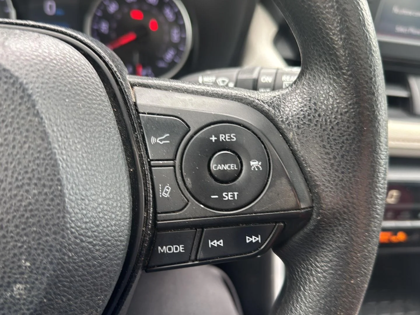Used 2019 Magnetic Gray Metallic Toyota XLE image 18