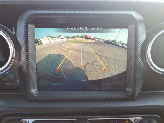 Used 2023 Gray Jeep Altitude image 22