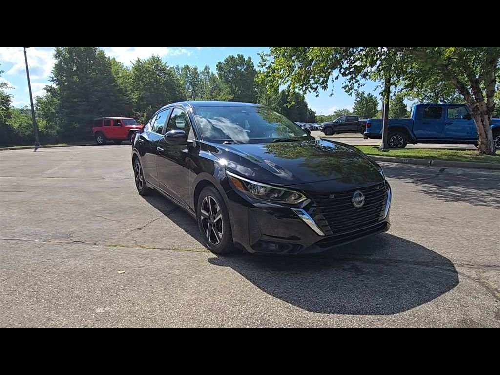 Used 2024 Nissan Sentra SV with VIN 3N1AB8CV8RY292846 for sale in Brookfield, WI