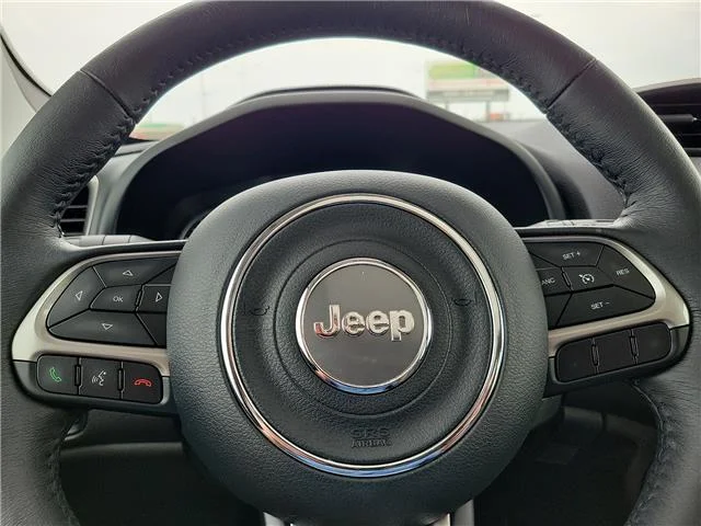 Used 2022 Black Jeep Limited 4x4 image 17