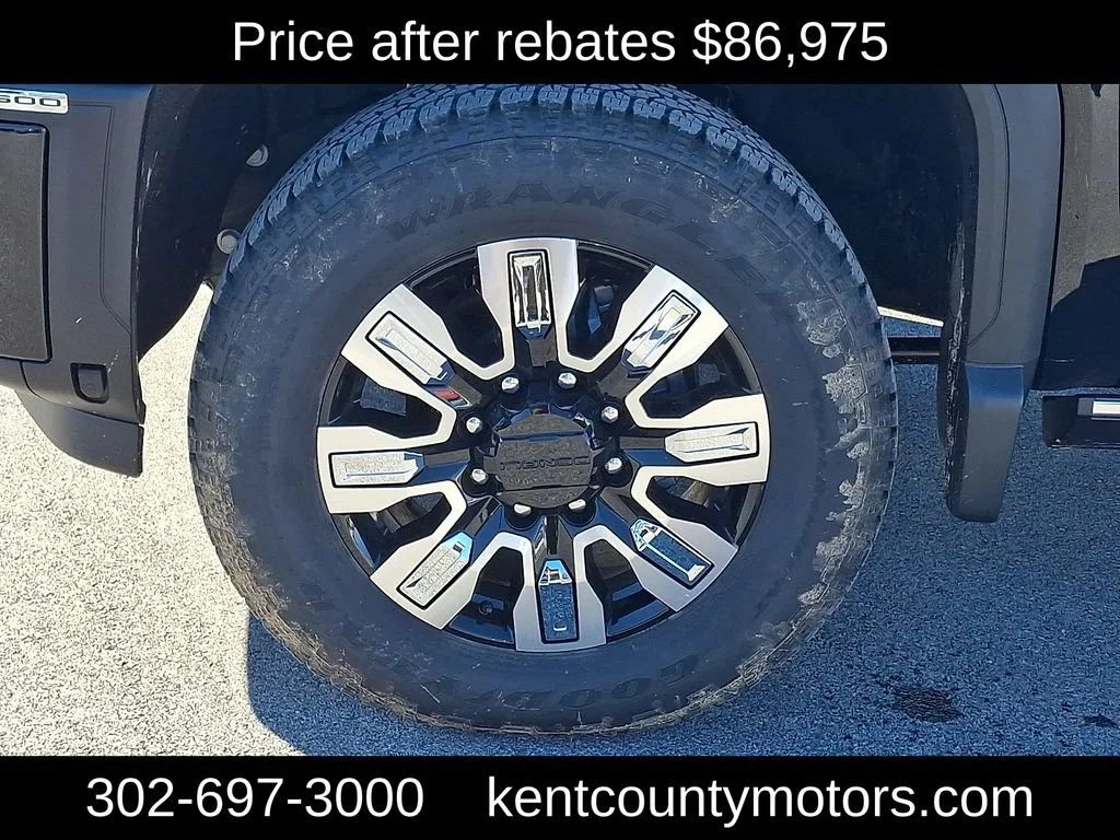 2026 GMC Sierra 3500HD Denali - Photo 8
