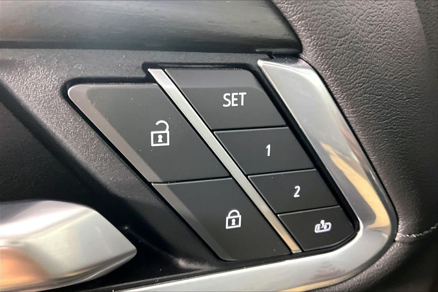 Used 2025 Onyx Black GMC Denali image 35