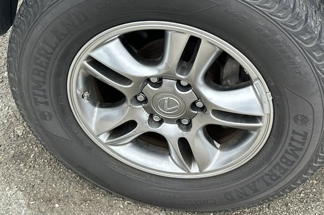 Used 2009 Gold Lexus 470 image 4