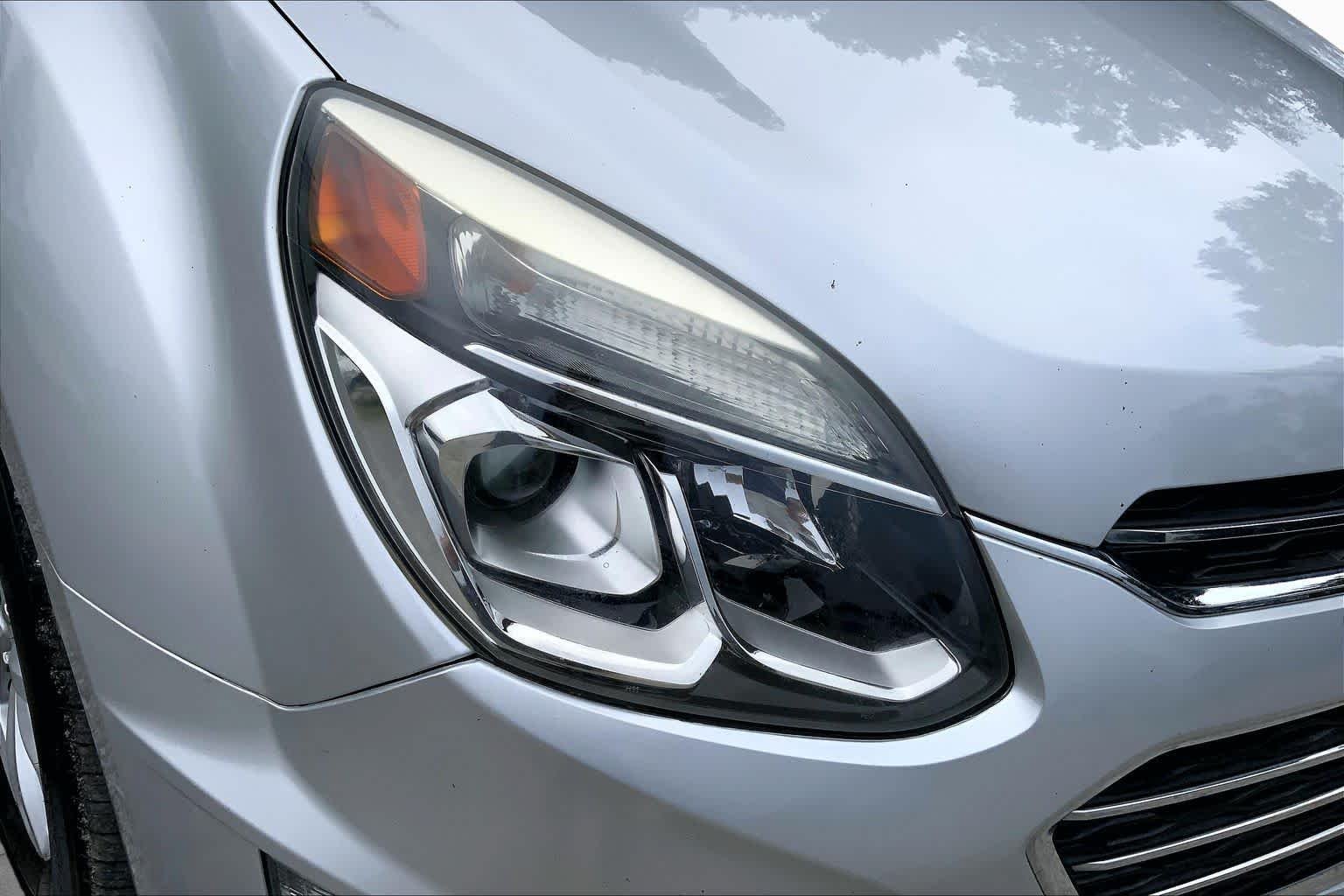 Used 2017 Silver Ice Metallic Chevrolet LT image 24
