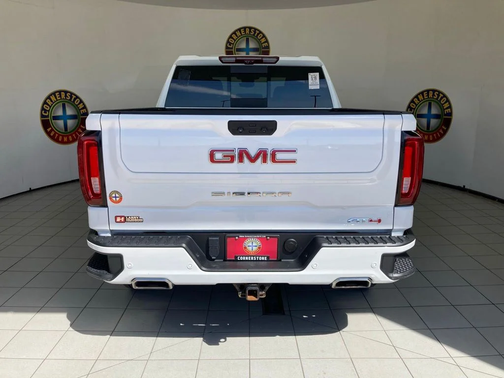 Used 2024 White GMC AT4 image 25