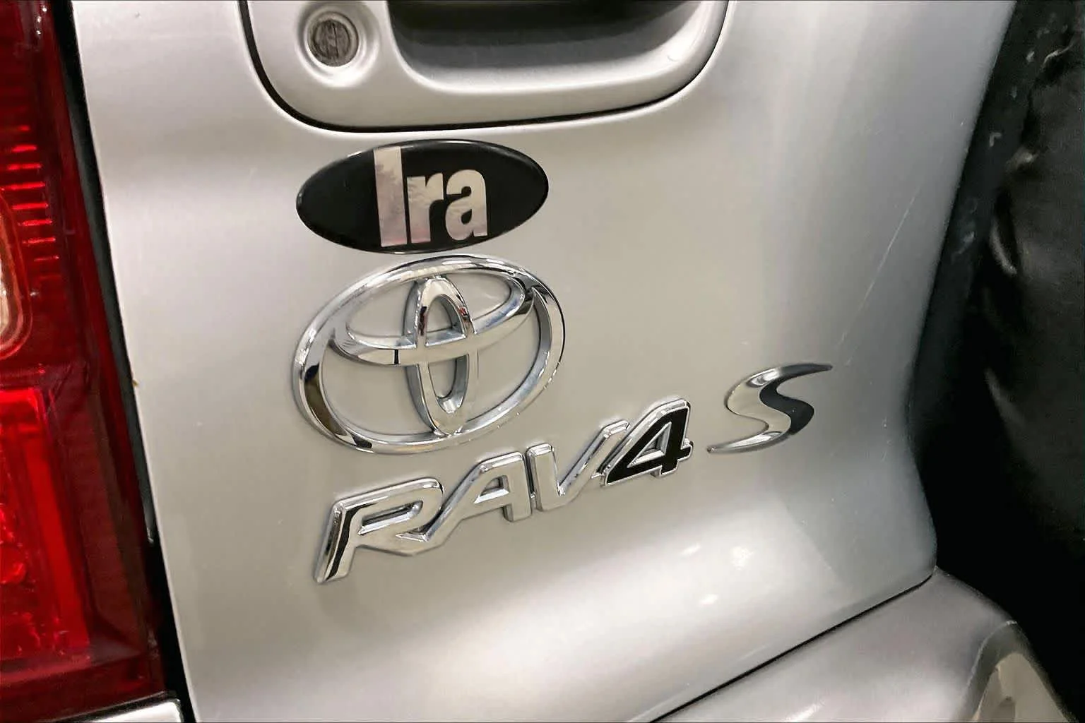 Used 2005 Titanium Metallic Toyota  image 30