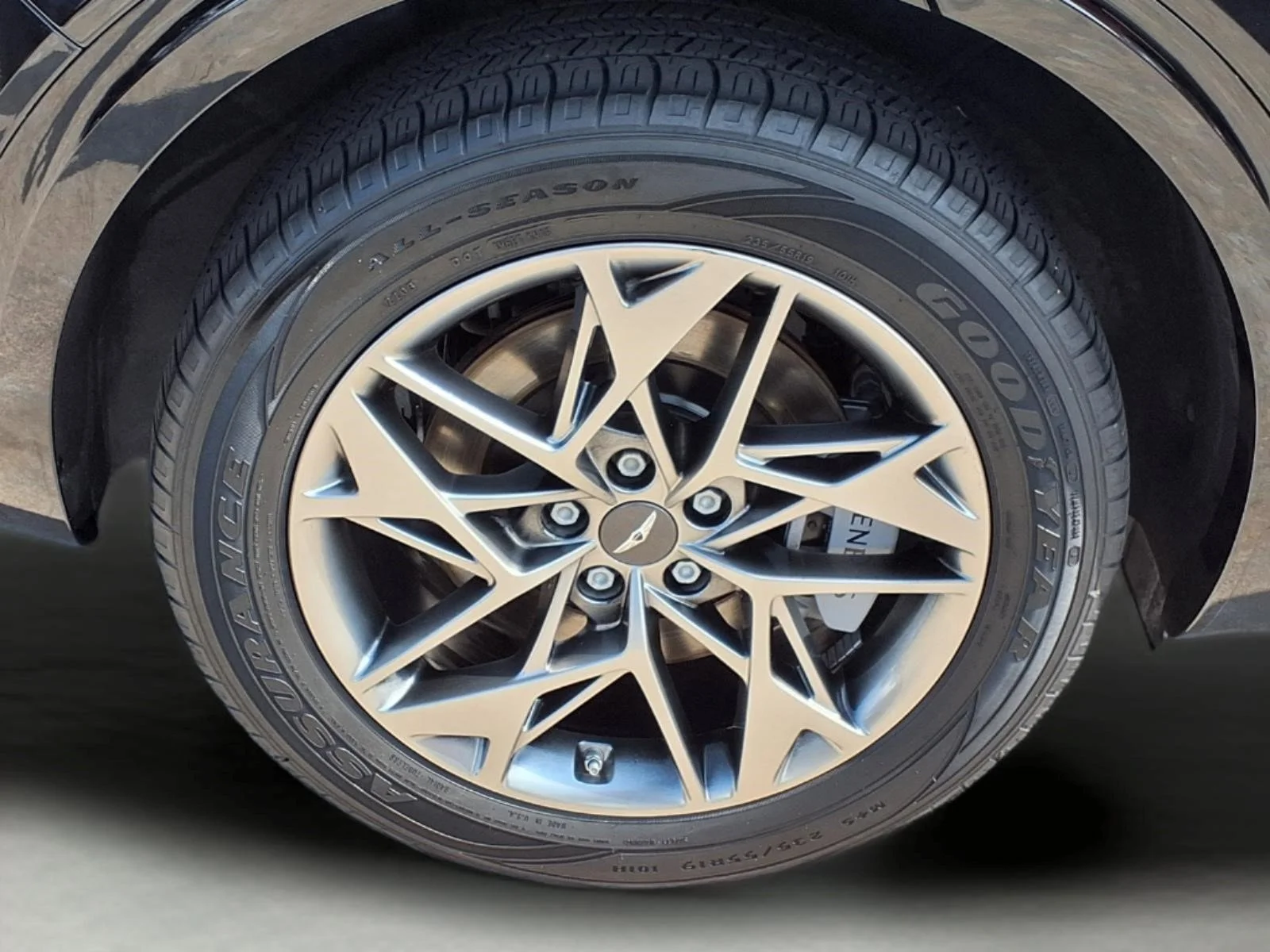 2024 GENESIS GV70 Standard - Photo 9