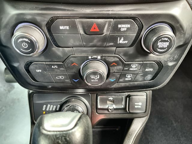 Used 2021 Gray Jeep Trailhawk image 18