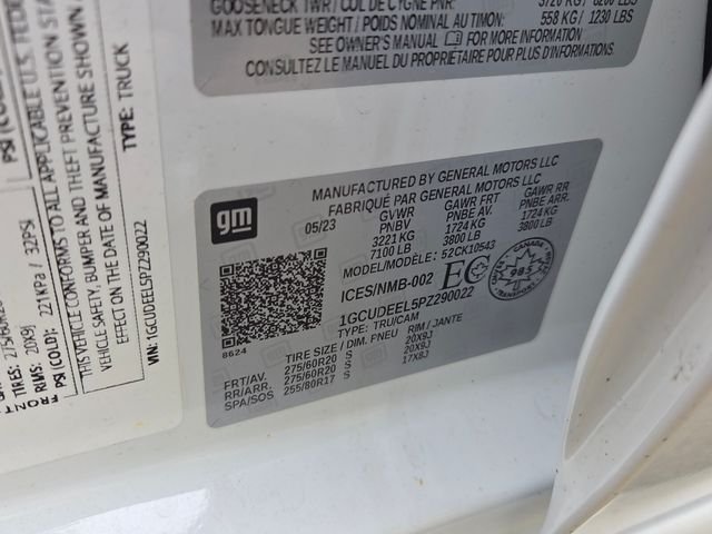 Used 2023 White Chevrolet RST image 6
