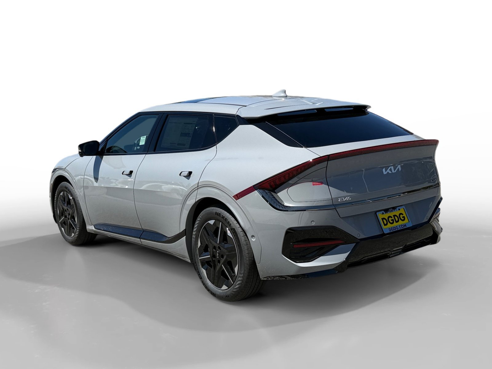 New 2026 Wolf Gray Kia GT-LINE image 3