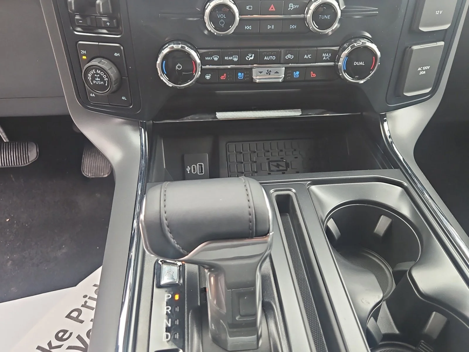 New 2026 Star White Metallic Tri-Coat Ford LARIAT image 20
