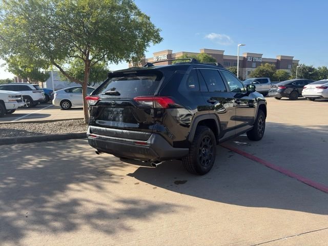 Used 2020 Black Toyota XLE Premium image 5