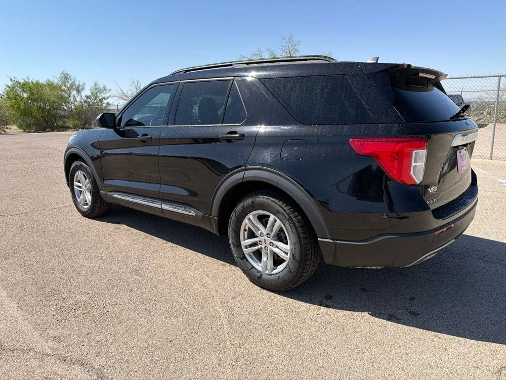 Used 2023 Black Ford XLT image 6