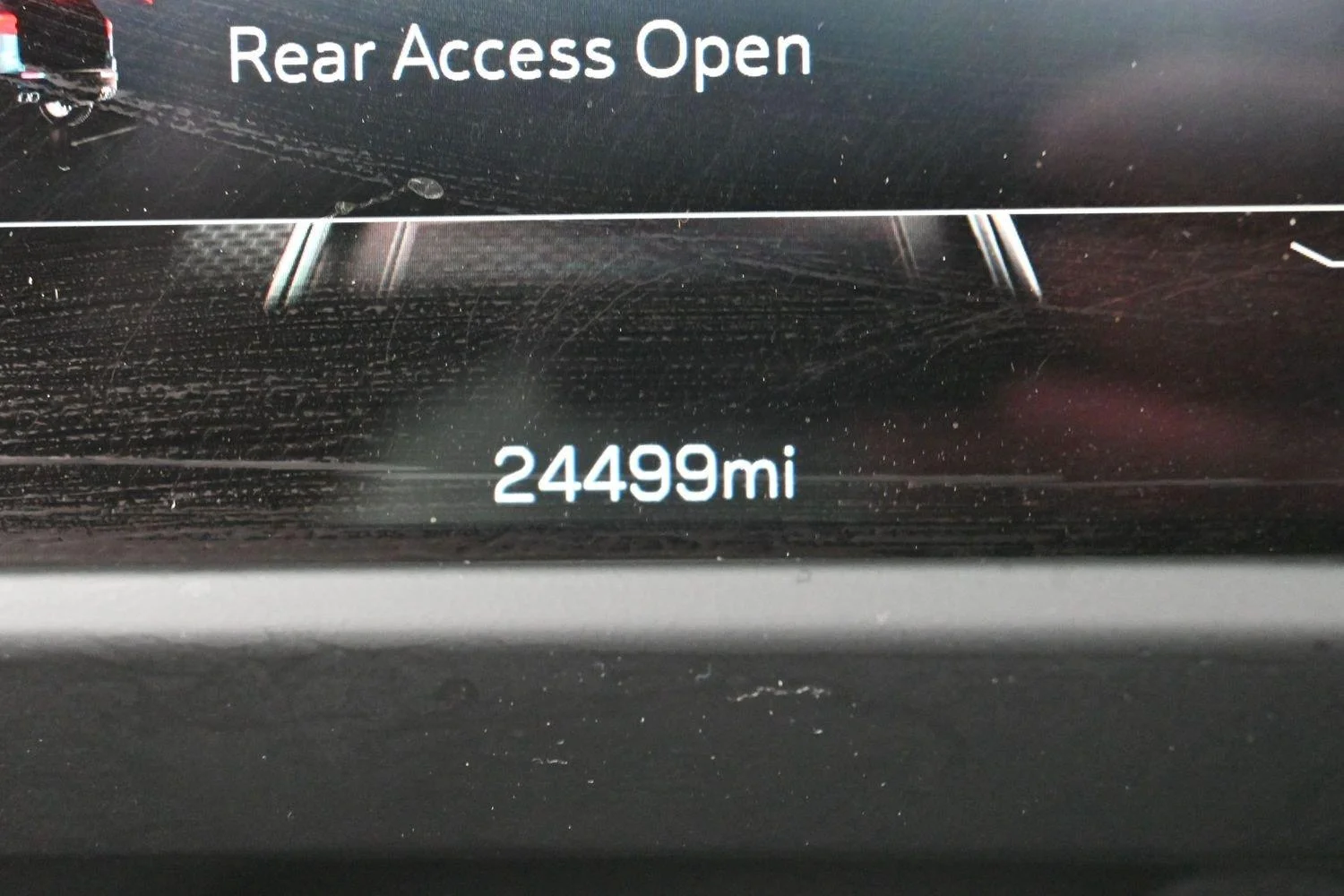 Used 2024 Summit White GMC FWD Elevation image 21