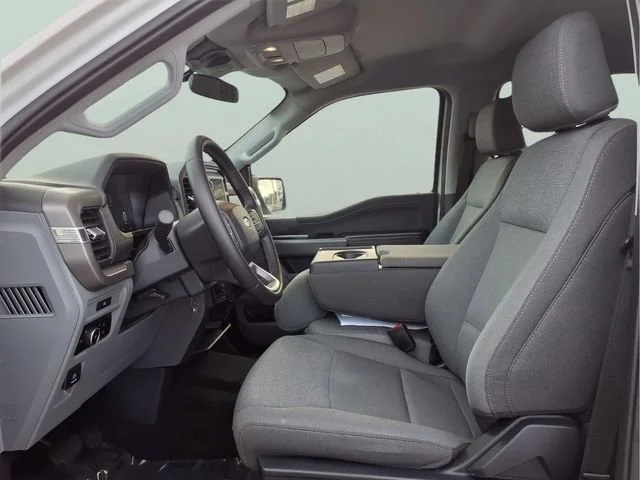 Used 2025  Ford Y image 21
