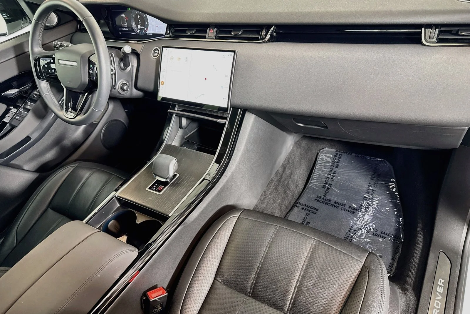 Used 2024 Fuji White Land Rover Dynamic SE image 28