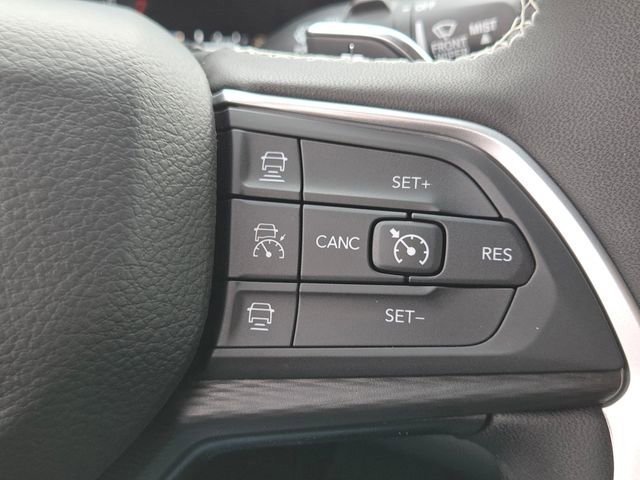 New 2026 Bright White Clear-Coat Exterior Paint Jeep Laredo image 18
