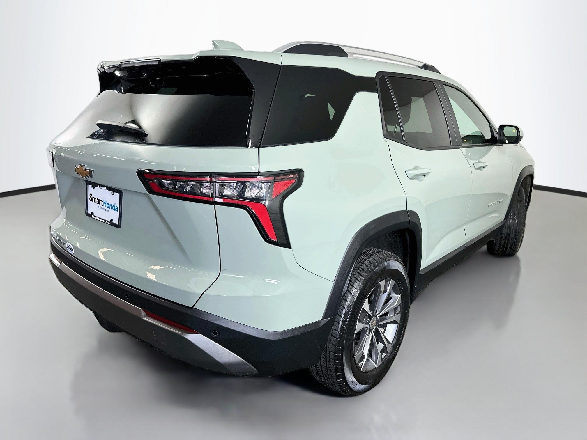 Used 2025 Cacti Green Chevrolet AWD LT image 8