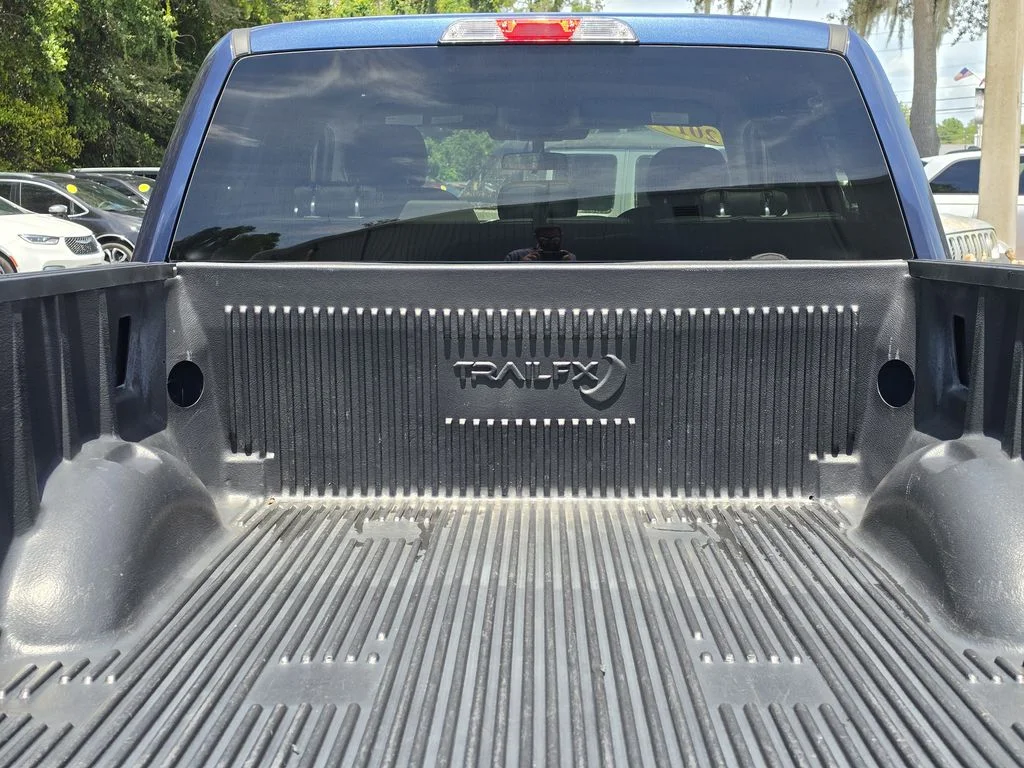 Certified Used 2019 Blue Ford XLT image 9