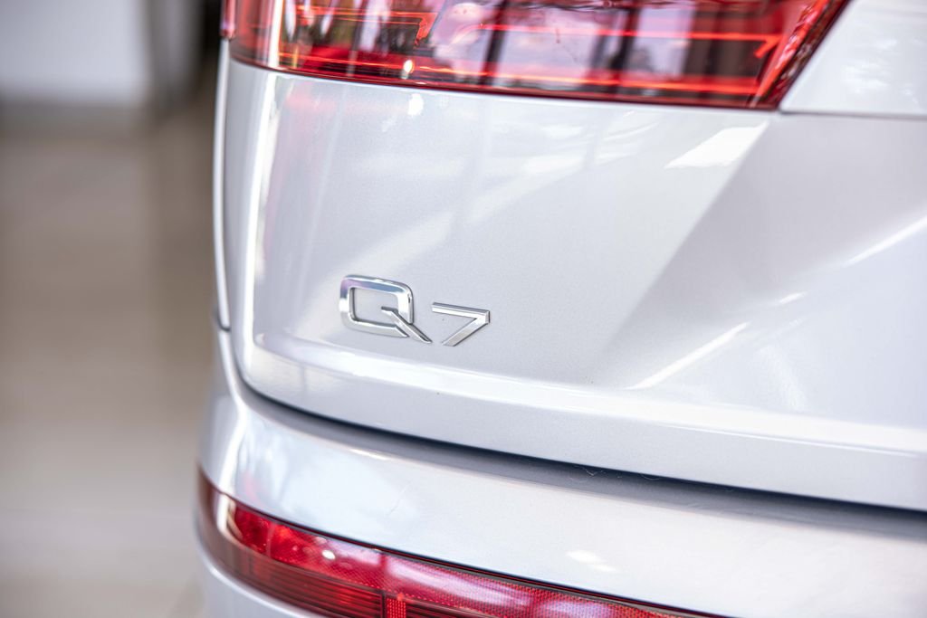 Used 2018  Audi 3.0T Prestige image 15