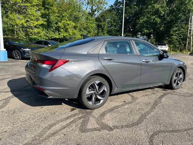 Used 2023 Gray Hyundai SEL image 5