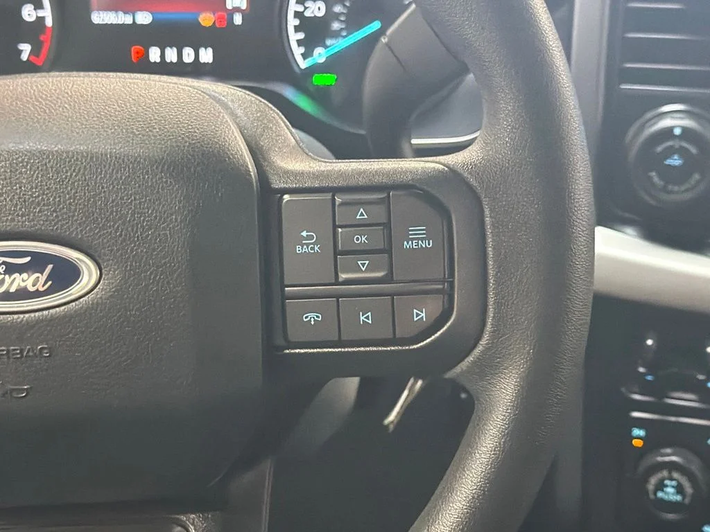 Used 2023 Oxford White Ford XLT image 19