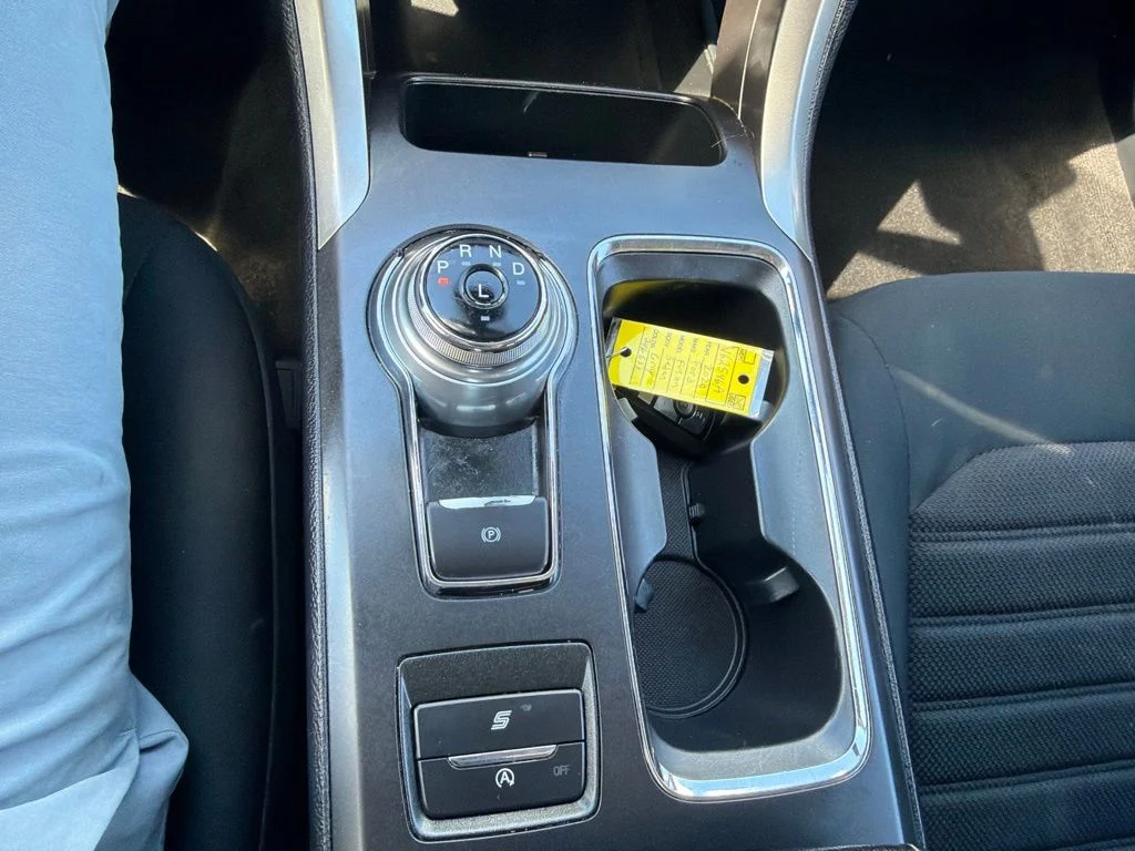 Used 2020 Blue Ford SE image 10