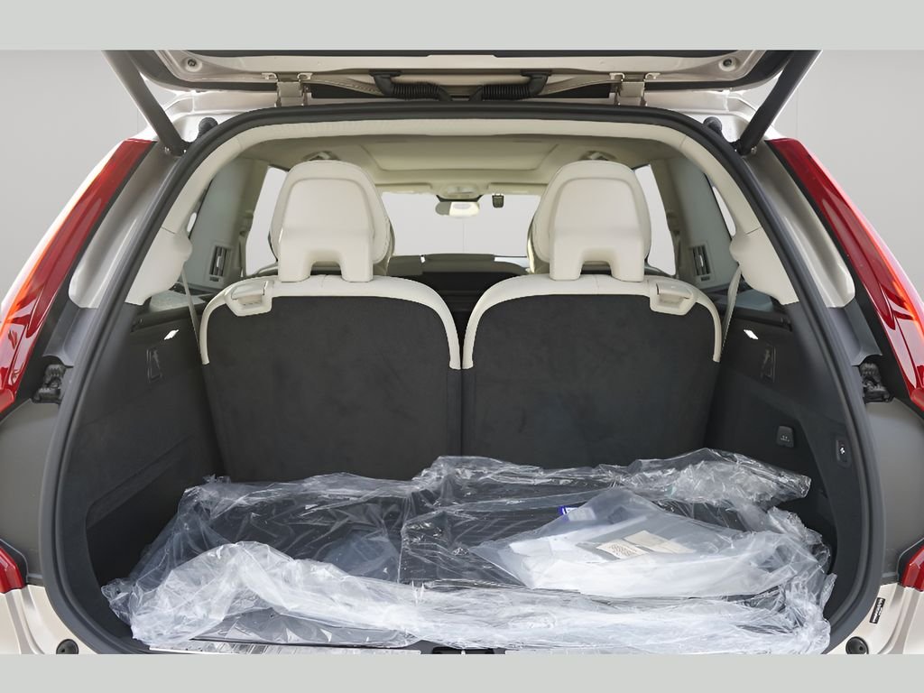 2025 Volvo XC90 Plus - Photo 23