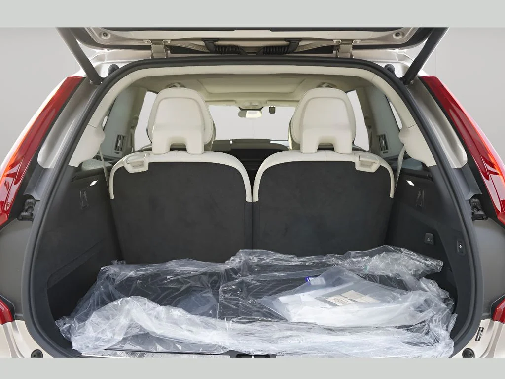 2025 Volvo XC90 Plus - Photo 23