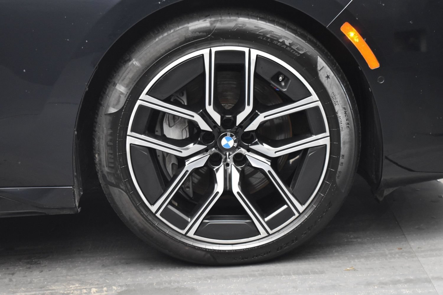 Used 2025 Black BMW 740i xDrive image 5