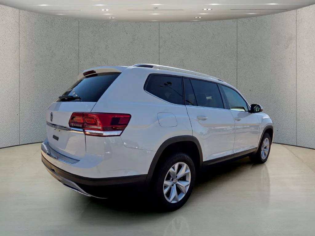 Used 2019  Volkswagen 2.0T SE image 4
