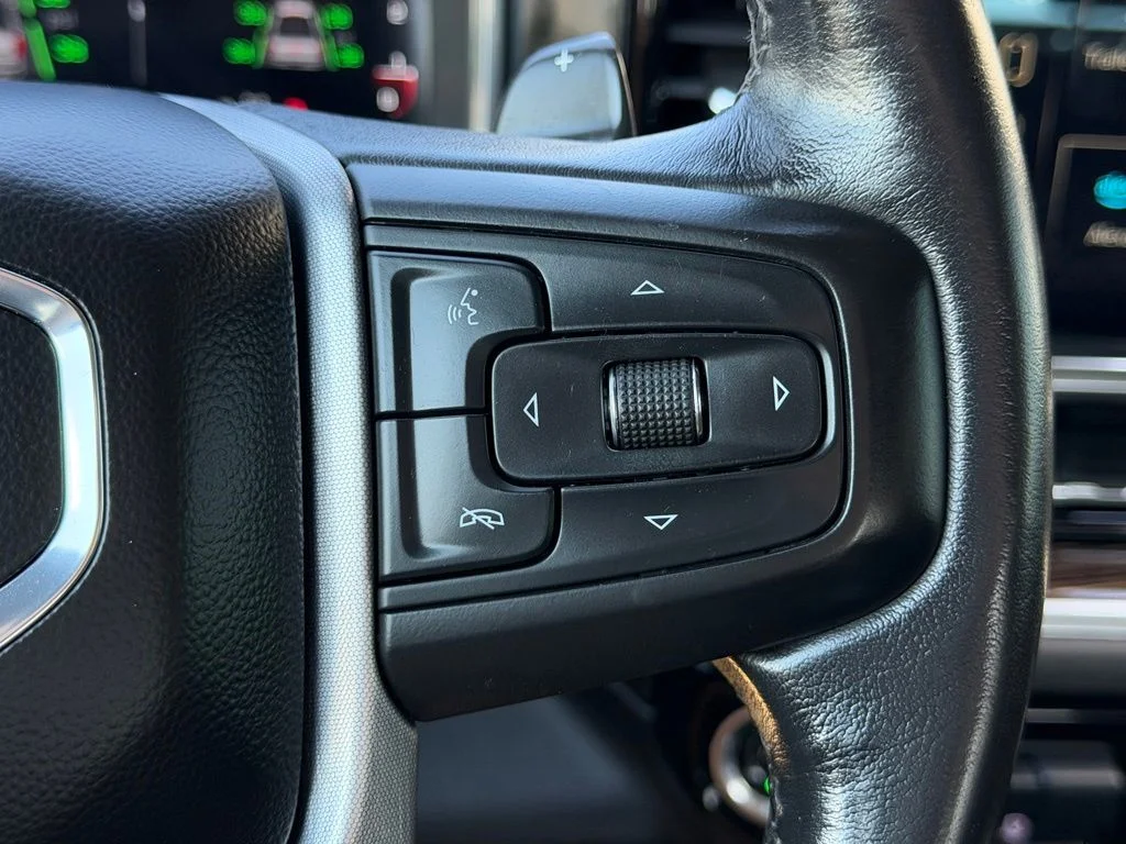 Used 2022 Gray GMC Elevation image 17