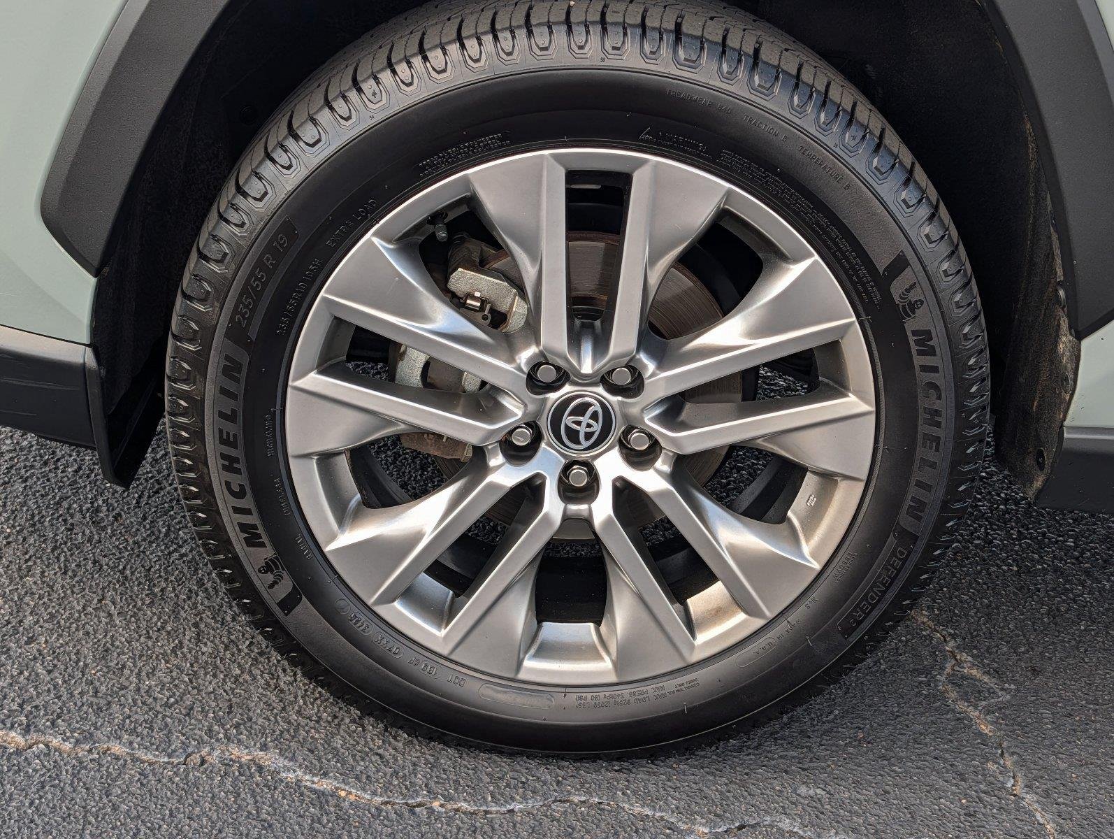 Used 2023 Lunar Rock Toyota XLE Premium image 9