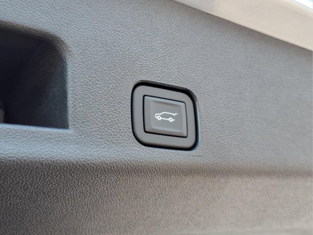 New 2026 Sterling Gray Metallic Chevrolet LT image 21