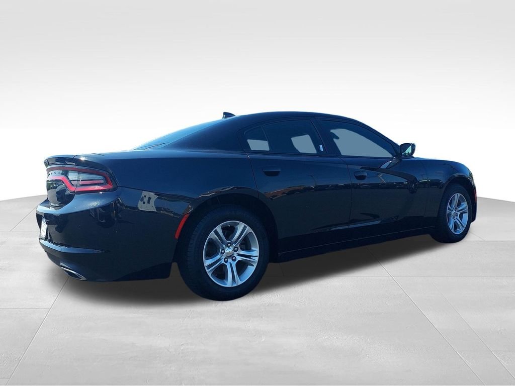Used 2023 Black Dodge SXT image 5