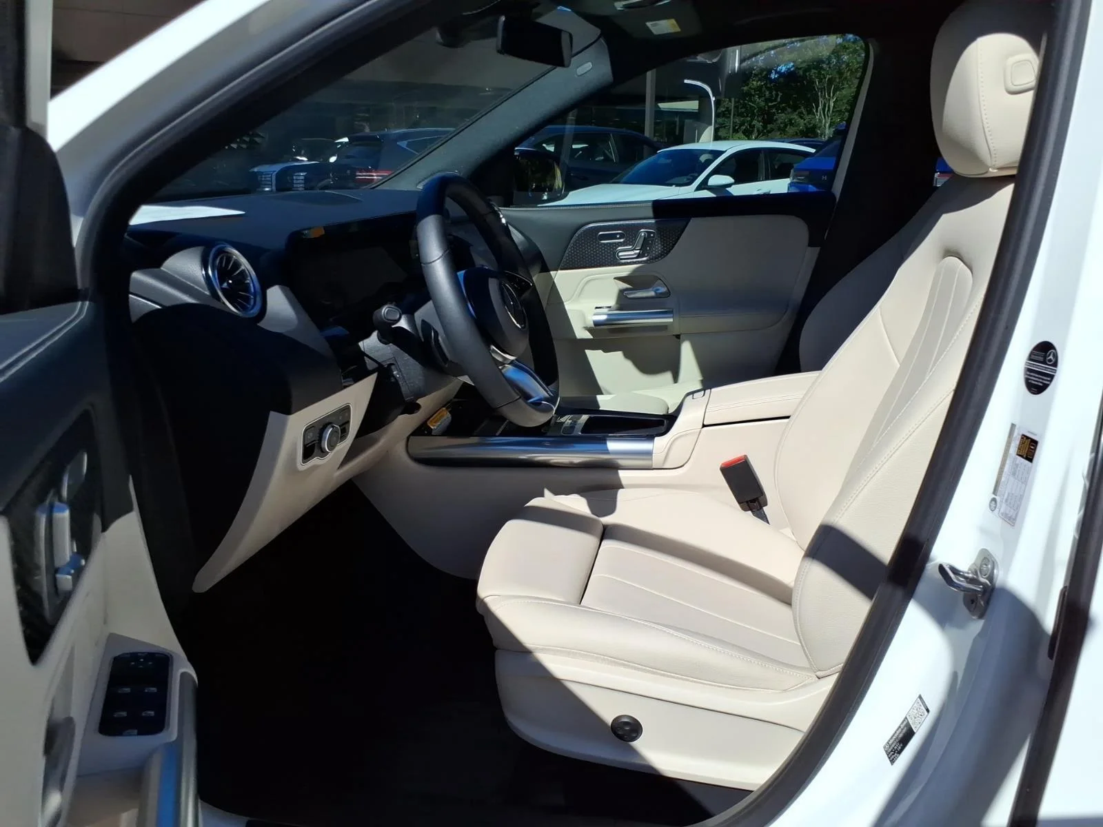 Certified Used 2026 Polar White Mercedes-Benz GLA 250 image 12