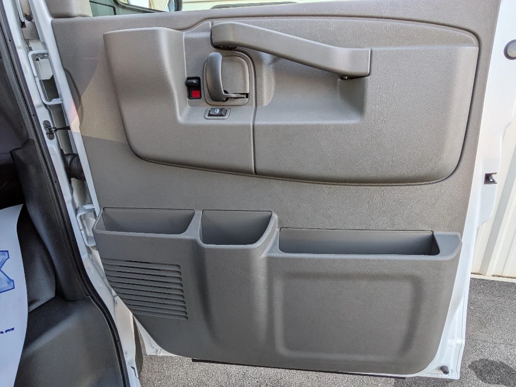 New 2026 Summit White GMC Work Van image 21