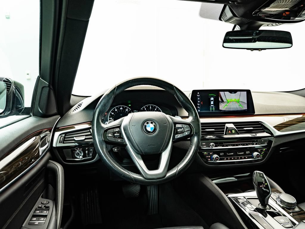 Used 2019 Black Sapphire Metallic BMW 540i image 3