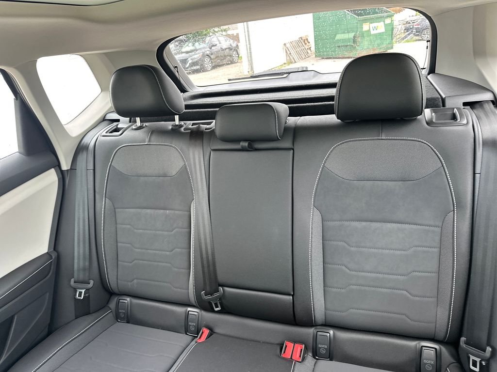 Used 2025 Silver Volkswagen 1.5T SE image 20