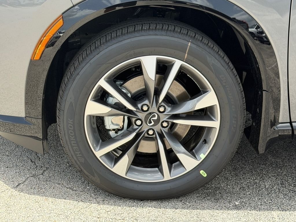 New 2027 GRAPHITE SHADOW INFINITI Luxe AWD image 11