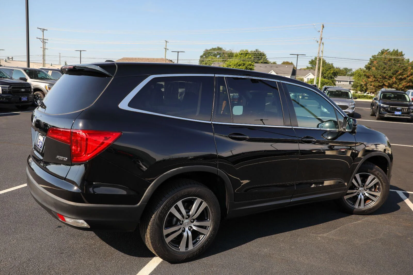 Used 2017 Crystal Black Pearl Honda EX-L image 11