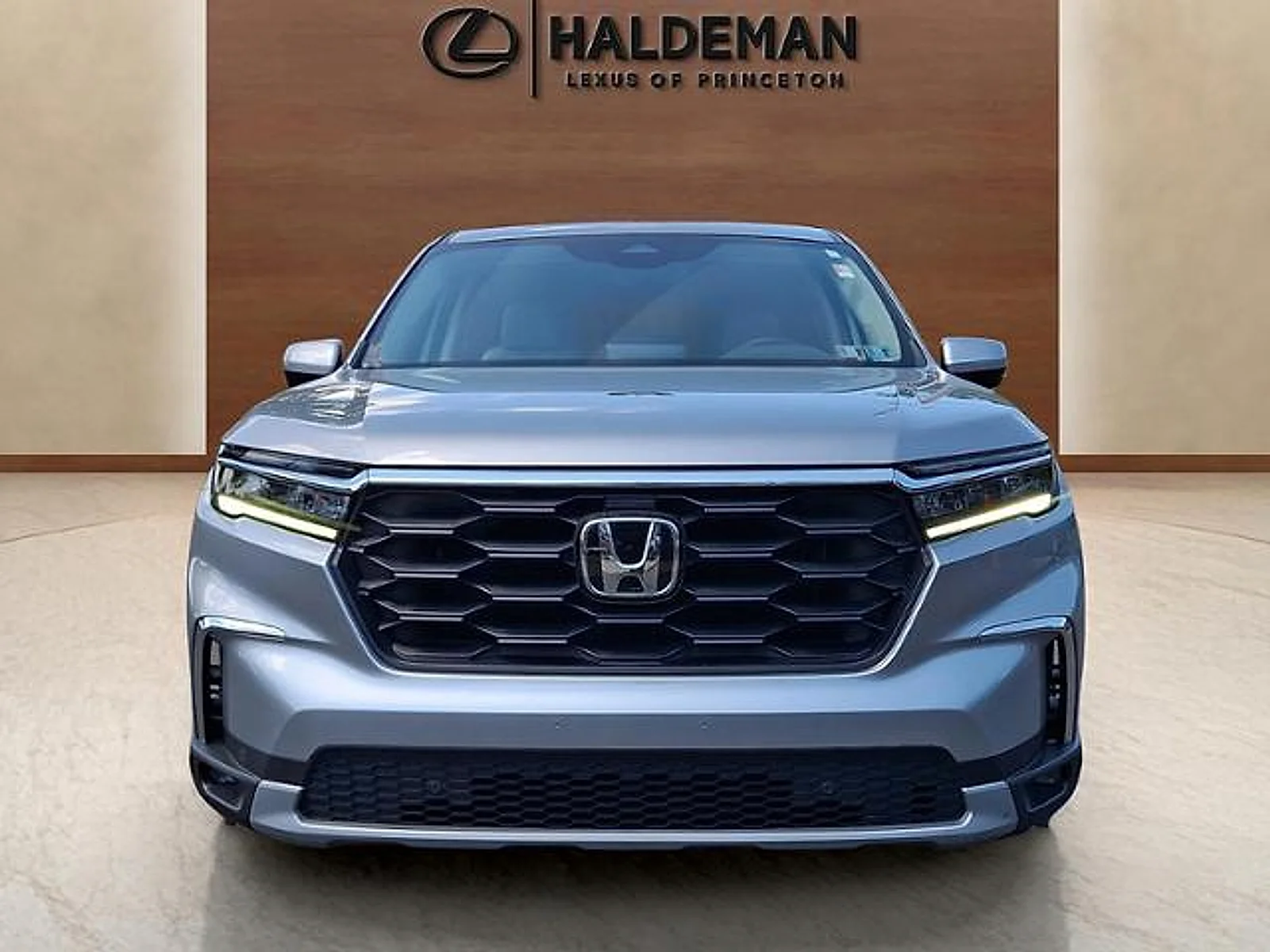 Used 2025 Lunar Silver Metallic Honda EX-L image 2