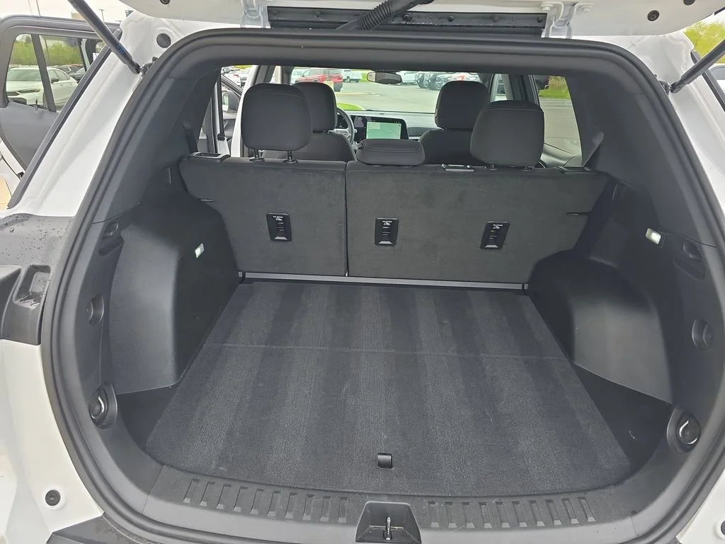 2025 Chevrolet Equinox LT - Photo 31