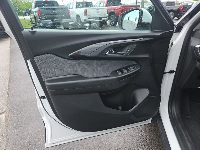 Used 2022 Summit White Chevrolet LT image 28