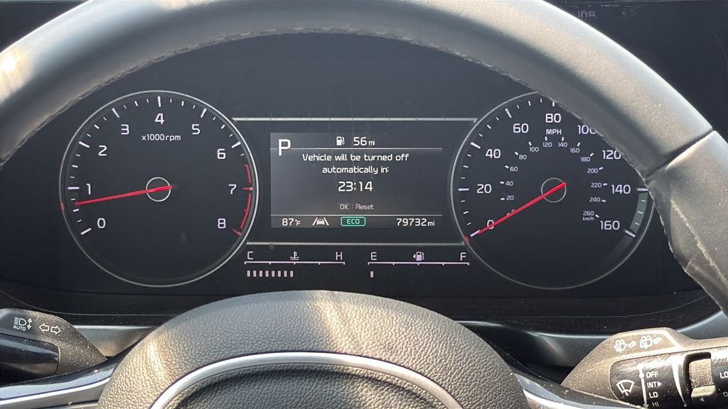 Used 2022 White Kia S image 18