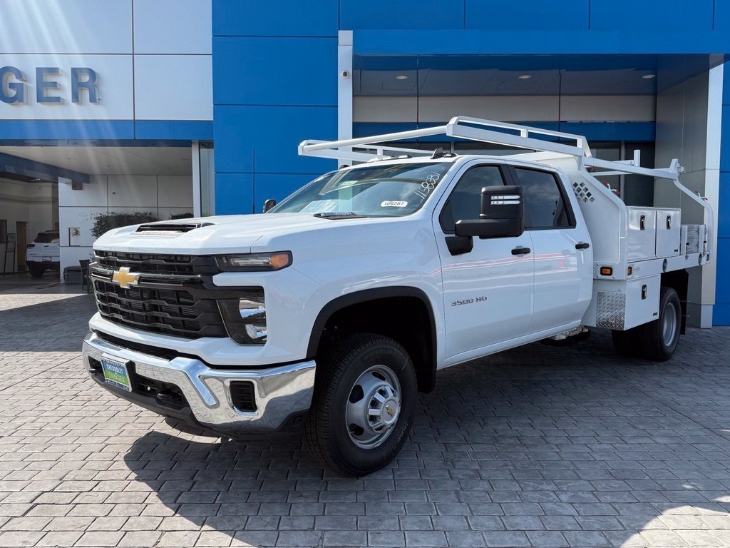 2026 Chevrolet Silverado 3500 HD Chassis Cab Work Truck view 4