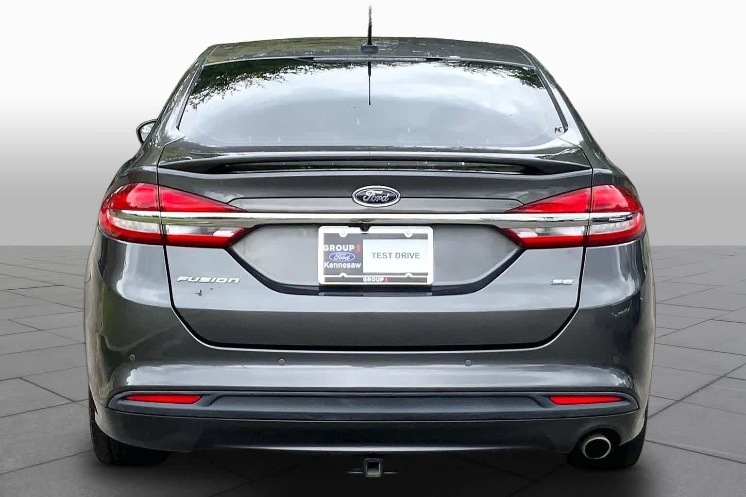 Pre-Owned 2018 Ford Fusion SE