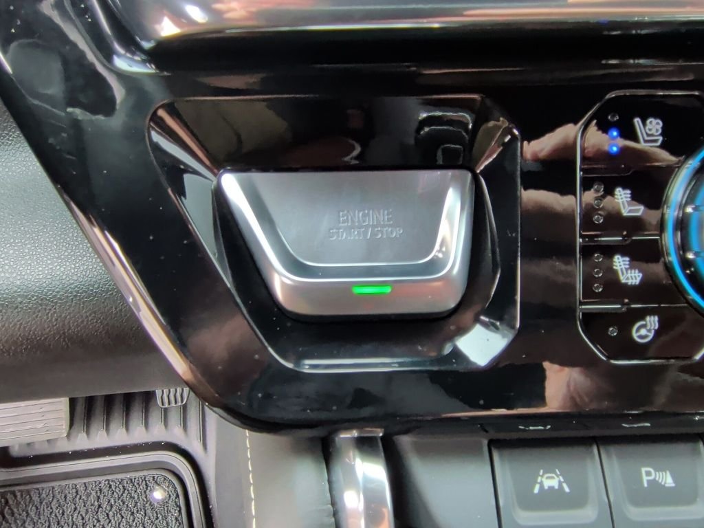 Used 2025 White Frost Tri-Coat GMC Denali Ultimate image 26