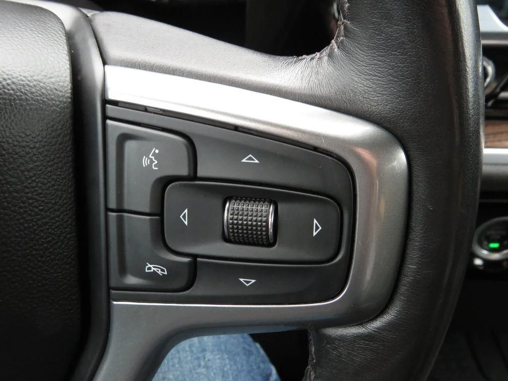 Used 2022 Blue Metallic Chevrolet LT image 26
