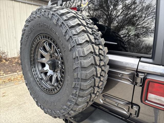 New 2026 Granite Crystal Metallic Clear-Coat Exterior Paint Jeep Sport S image 21